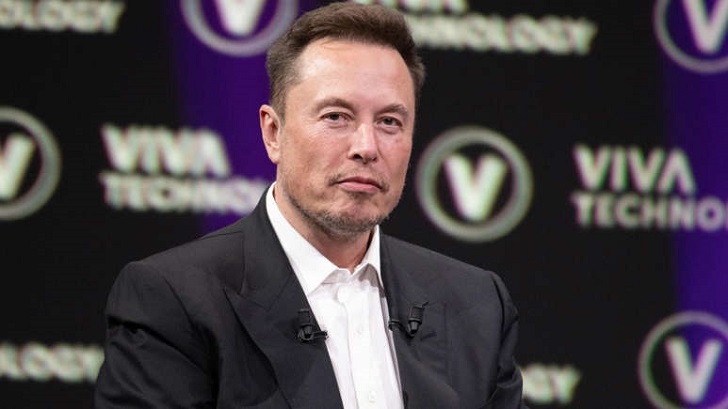 Elon Musk breaks silence on rumors about SpaceX stock sale.
