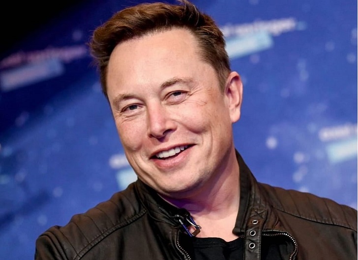 Elon Musk breaks silence on rumors about SpaceX stock sale.