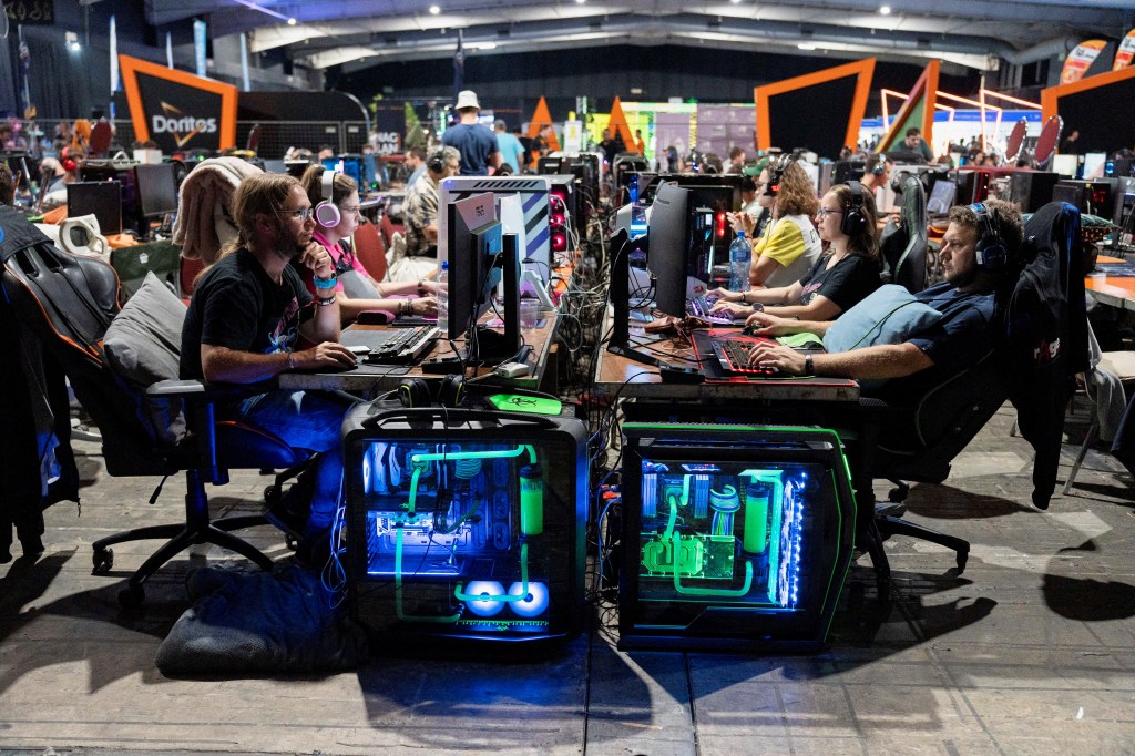 Videogamers participating in the contest.